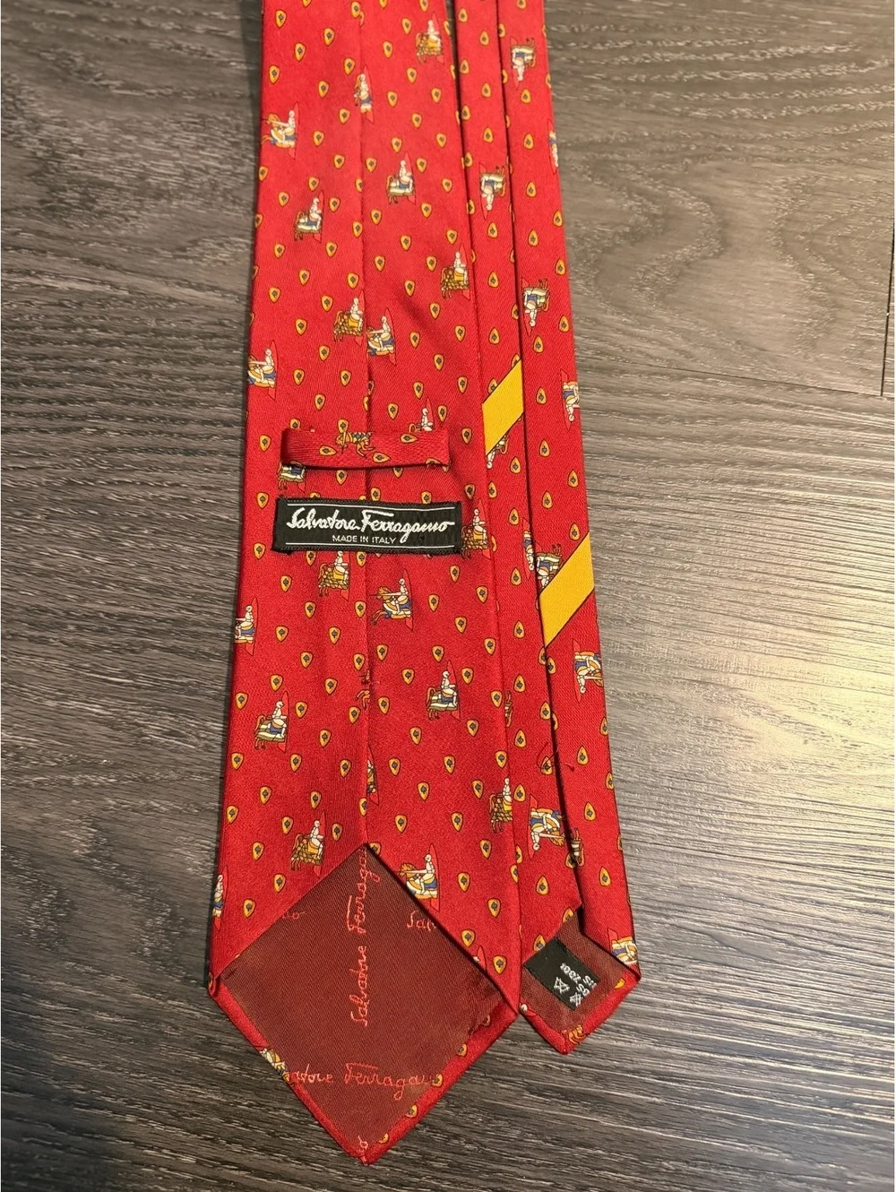 Vtg Salvatore Ferragamo Knights & Shields Silk Tie
